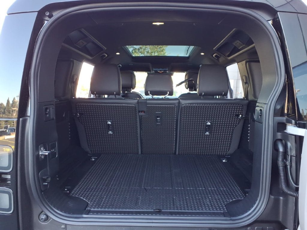 New 2026 Land Rover Defender 110 X-Dynamic SE AWD/4WD image 26