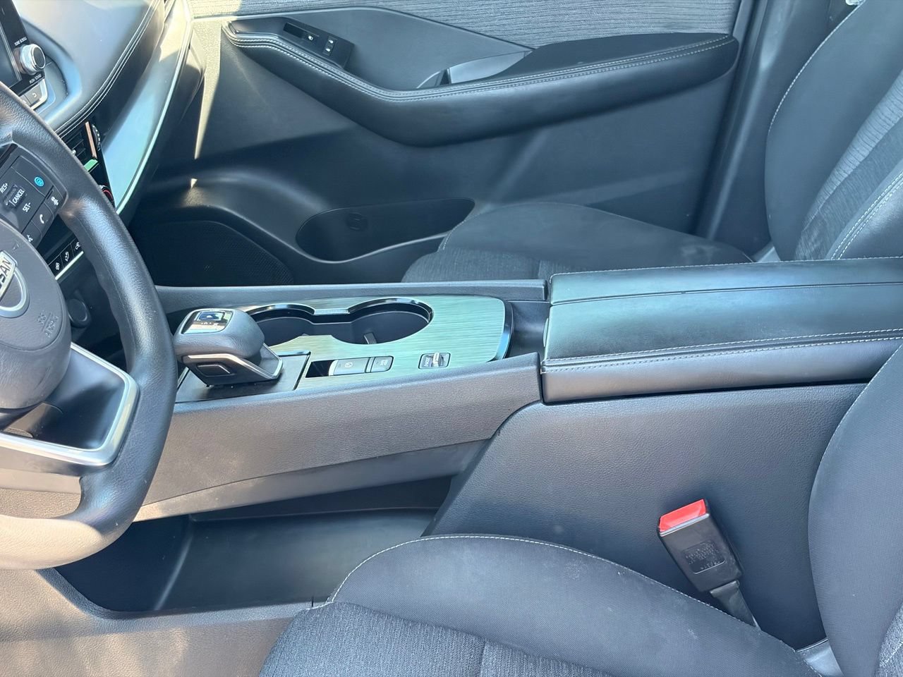 Used 2021 Nissan Rogue SV FWD image 17