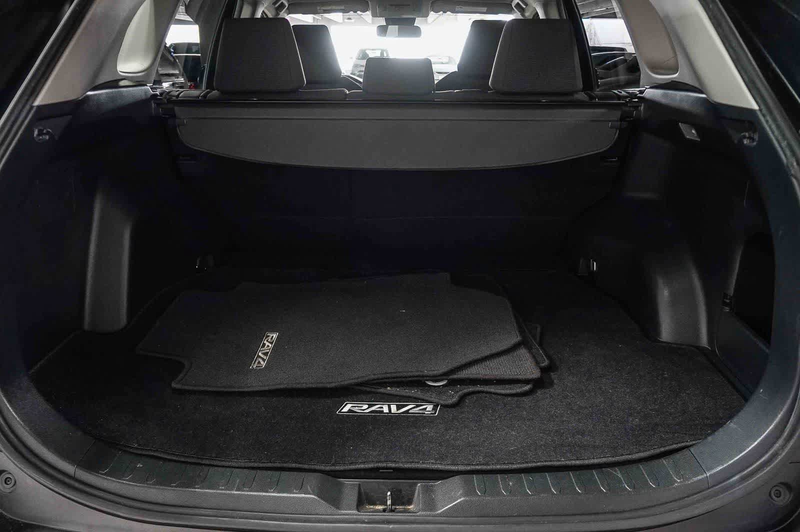 Certified 2019 Toyota RAV4 LE w/ Carpet Mat Package FWD image 29