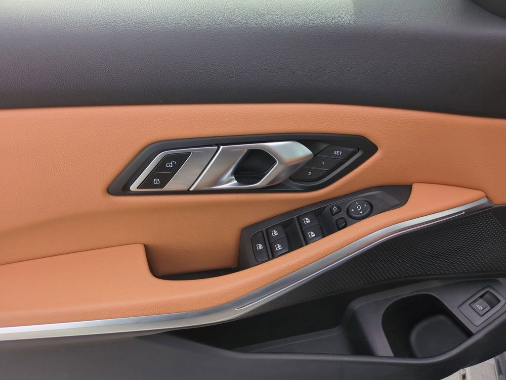 Used 2023 BMW 330i xDrive Sedan w/ Premium Package image 11