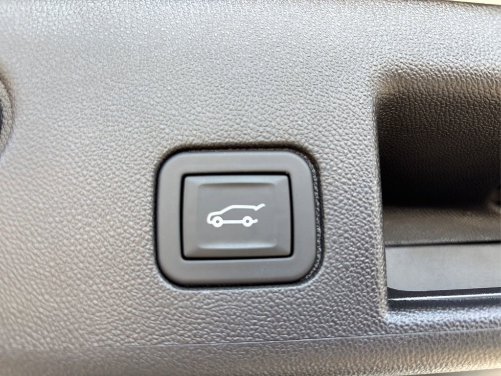 Used 2024 Chevrolet Equinox LT w/ LPO, Floor Liner Package AWD/4WD image 14