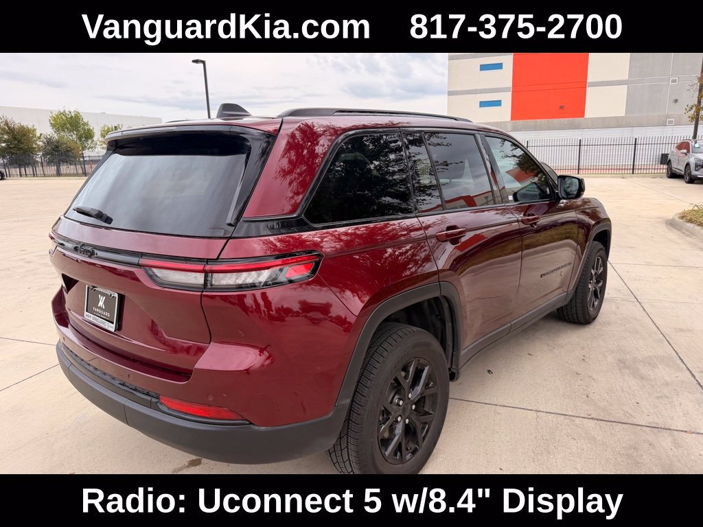 Used 2024 Jeep Grand Cherokee Altitude RWD image 4