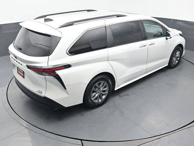 Certified 2022 Toyota Sienna XLE image 46