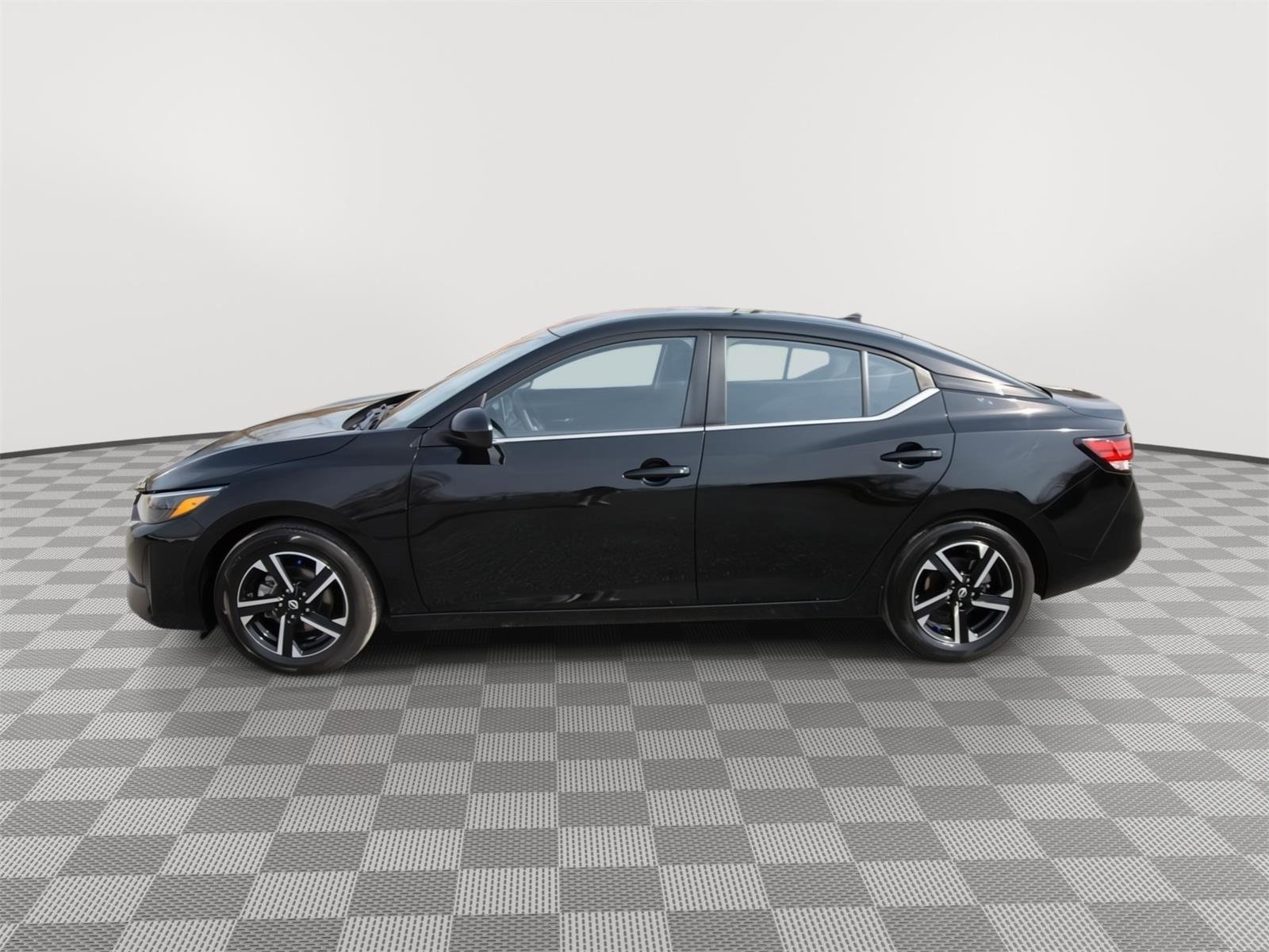 Used 2025 Nissan Sentra SV image 8