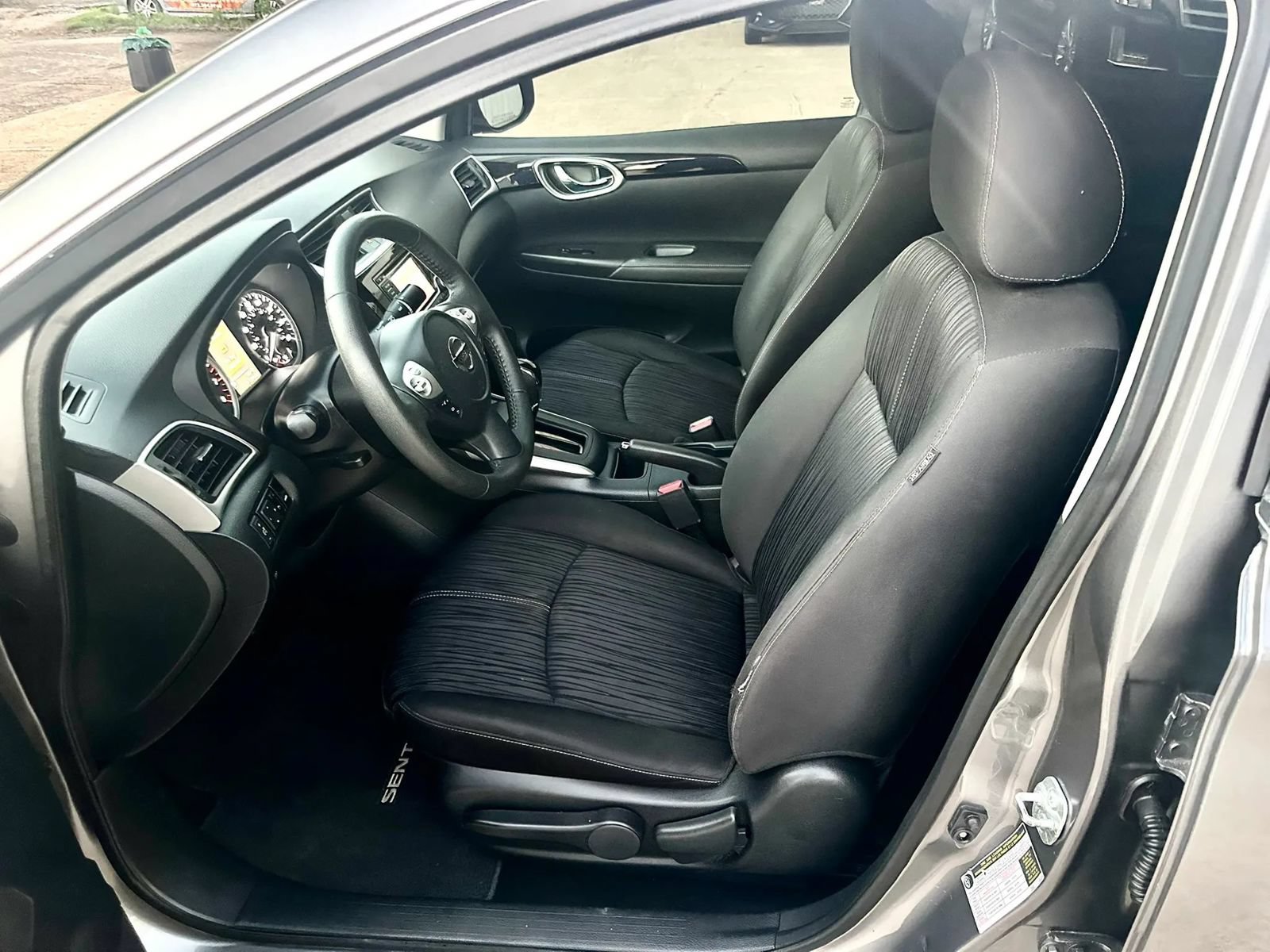 Used 2018 Nissan Sentra SV FWD image 9