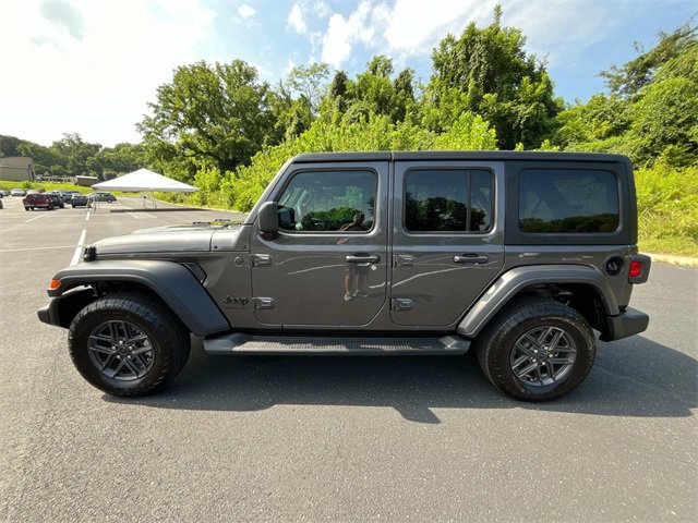 Used 2024 Jeep Wrangler Sport S image 2