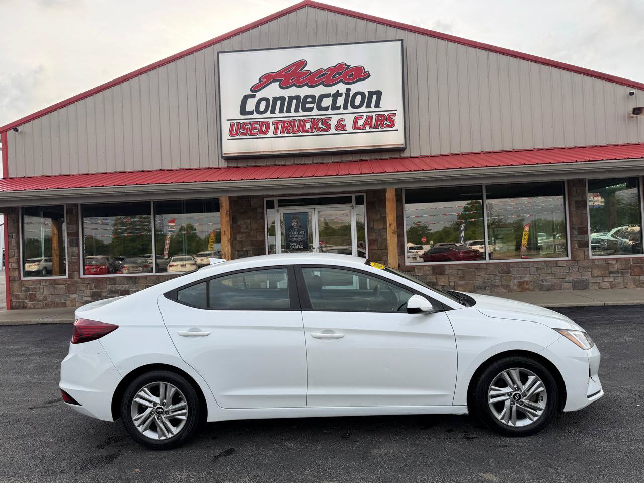 Used 2020 Hyundai Elantra SEL w/ Cargo Package (C1) FWD image 3