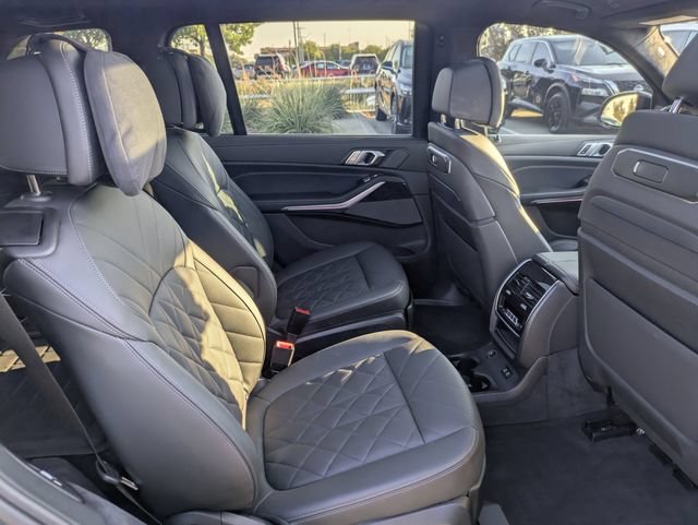 Used 2024 BMW X7 xDrive40i w/ M Sport Package AWD/4WD image 31