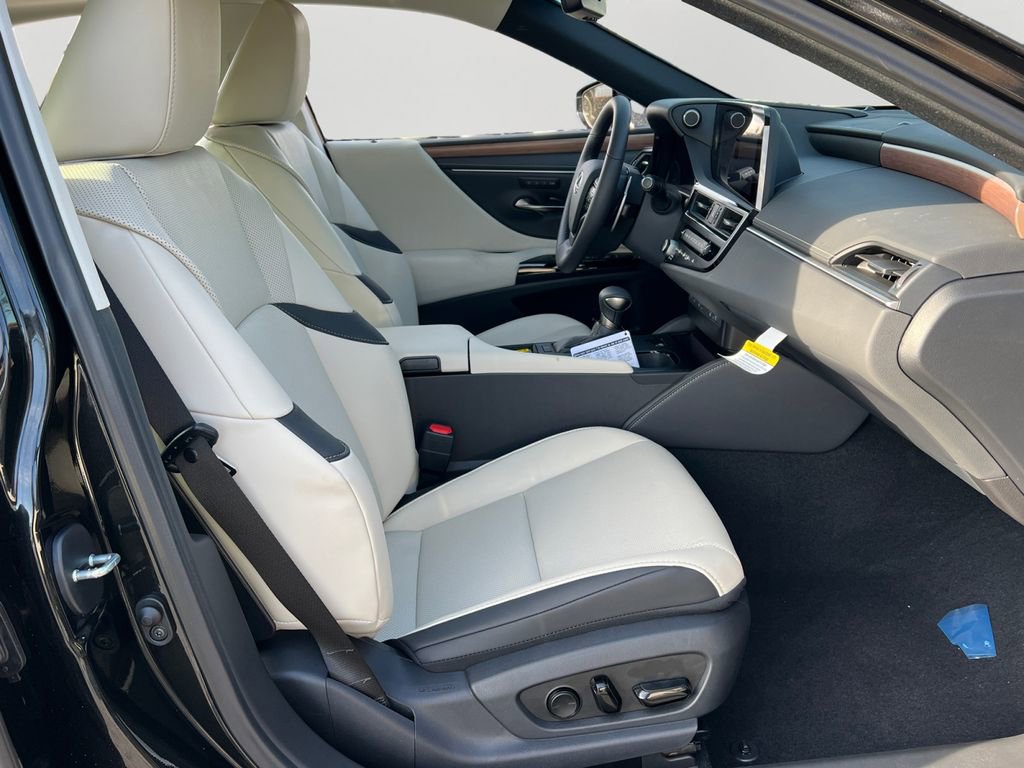 New 2025 Lexus ES 350 w/ Premium Package image 5