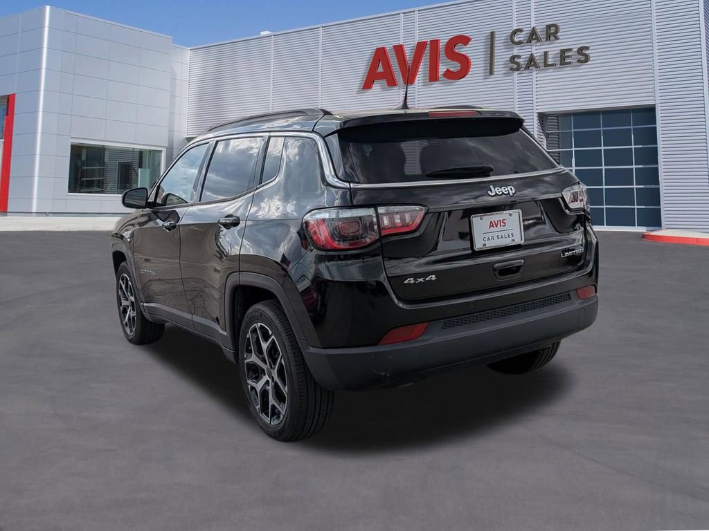 Used 2025 Jeep Compass Limited image 9