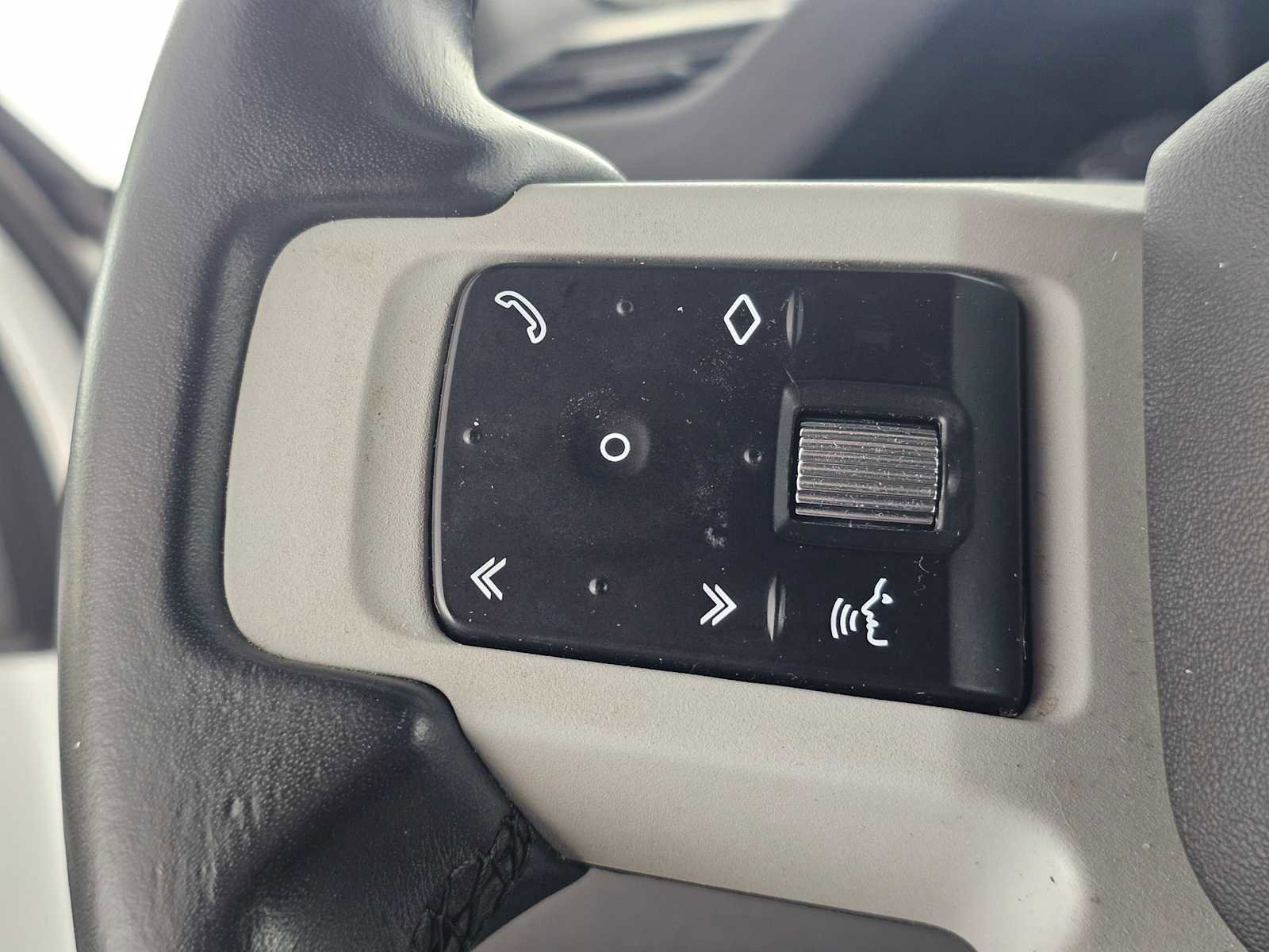 Used 2023 Land Rover Defender 110 S image 27