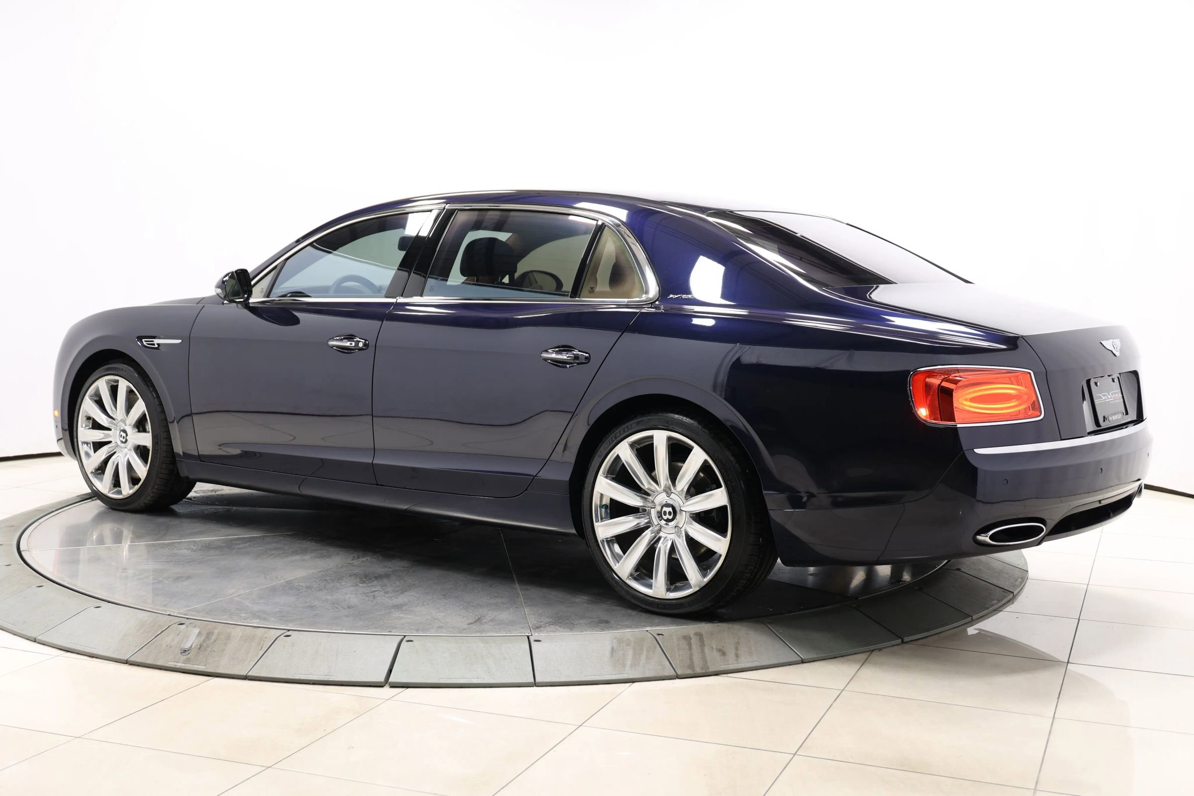 Used 2014 Bentley Flying Spur W12 image 53