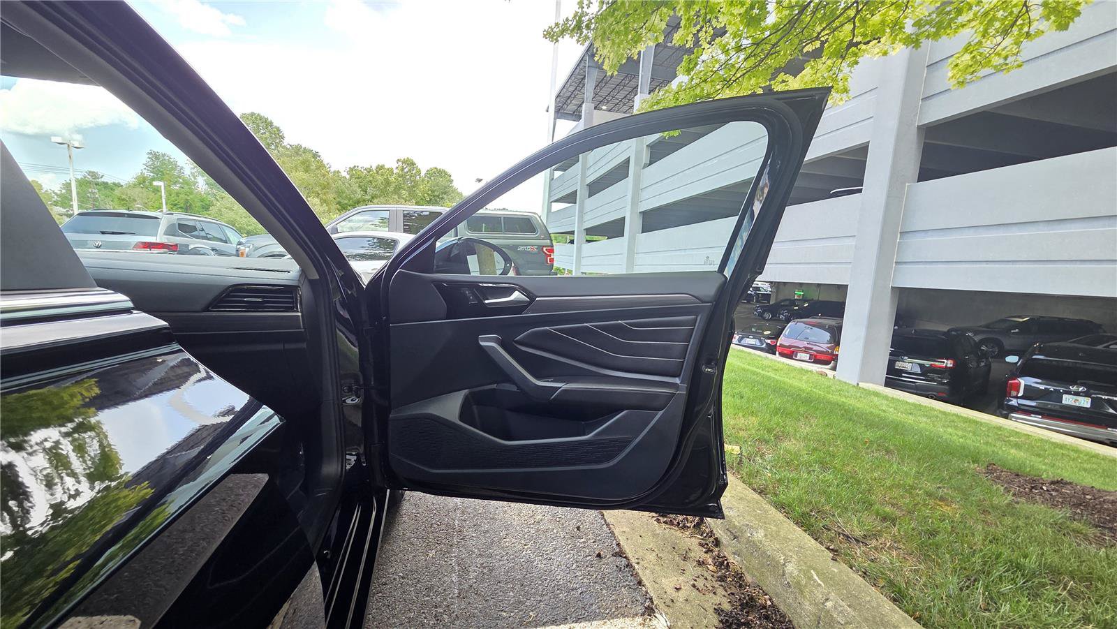 Certified 2022 Volkswagen Jetta SEL FWD image 27