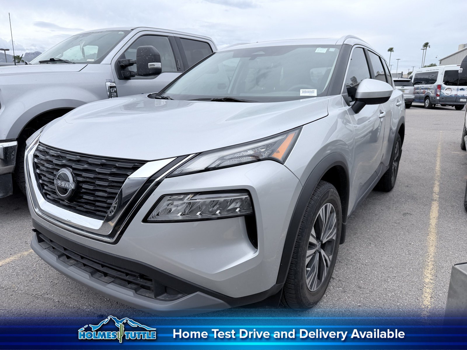 Used 2023 Nissan Rogue SV w/ SV Premium B Package FWD image 1