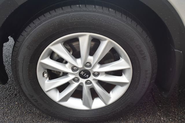 Used 2019 Kia Sorento LX image 46