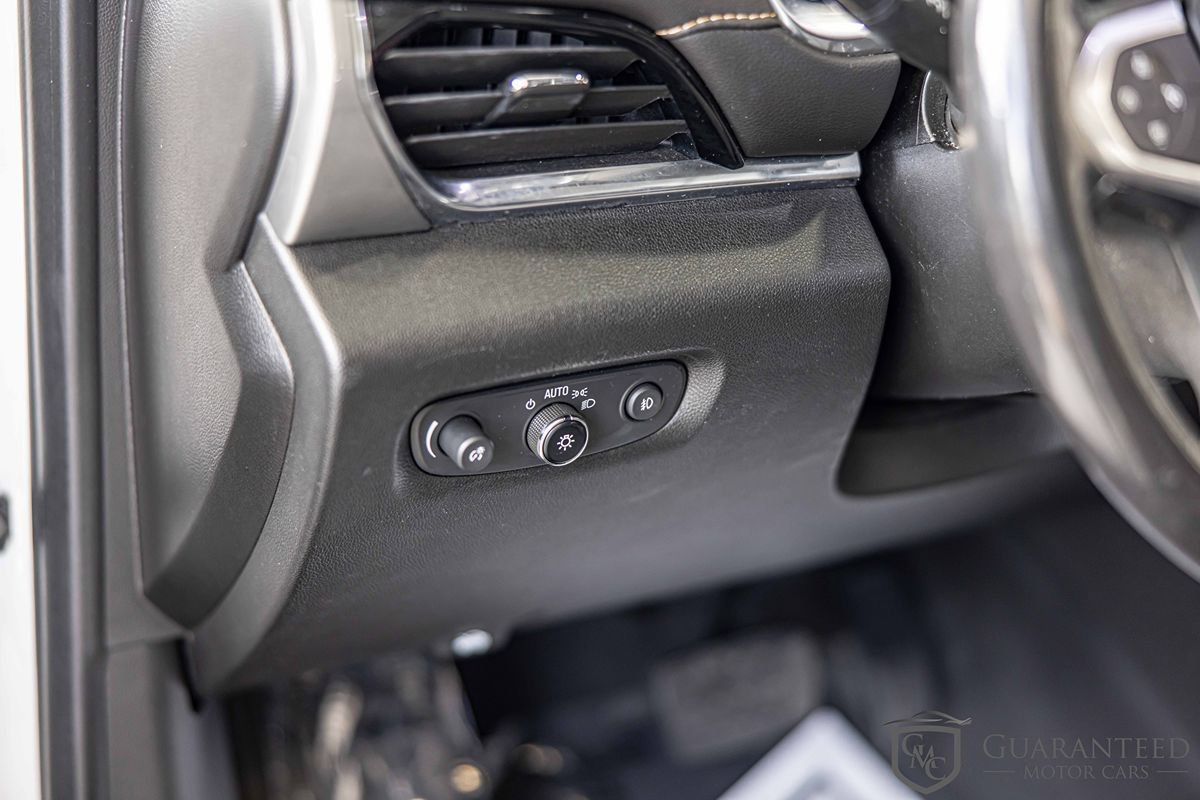 Used 2020 Chevrolet Traverse LT image 19