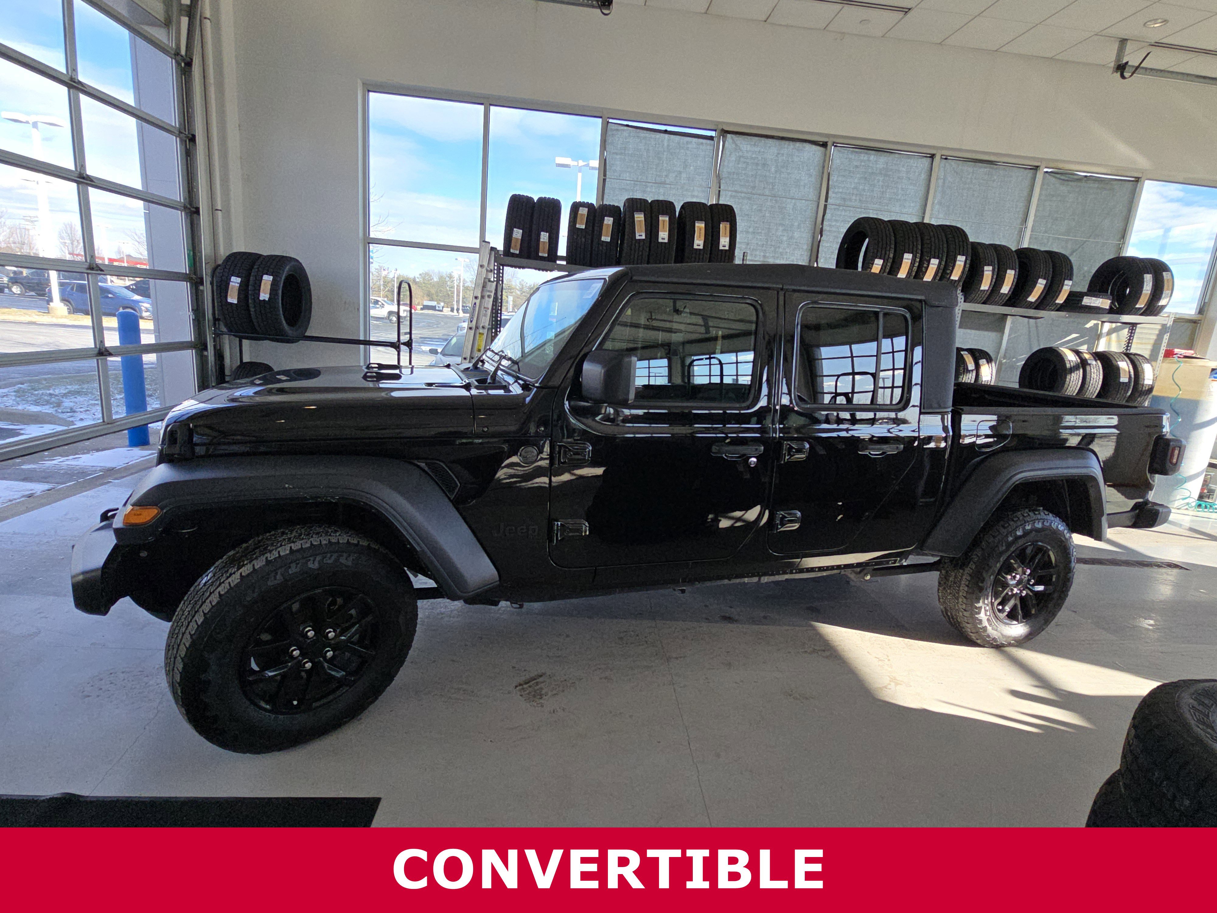 Used 2023 Jeep Gladiator Sport image 12