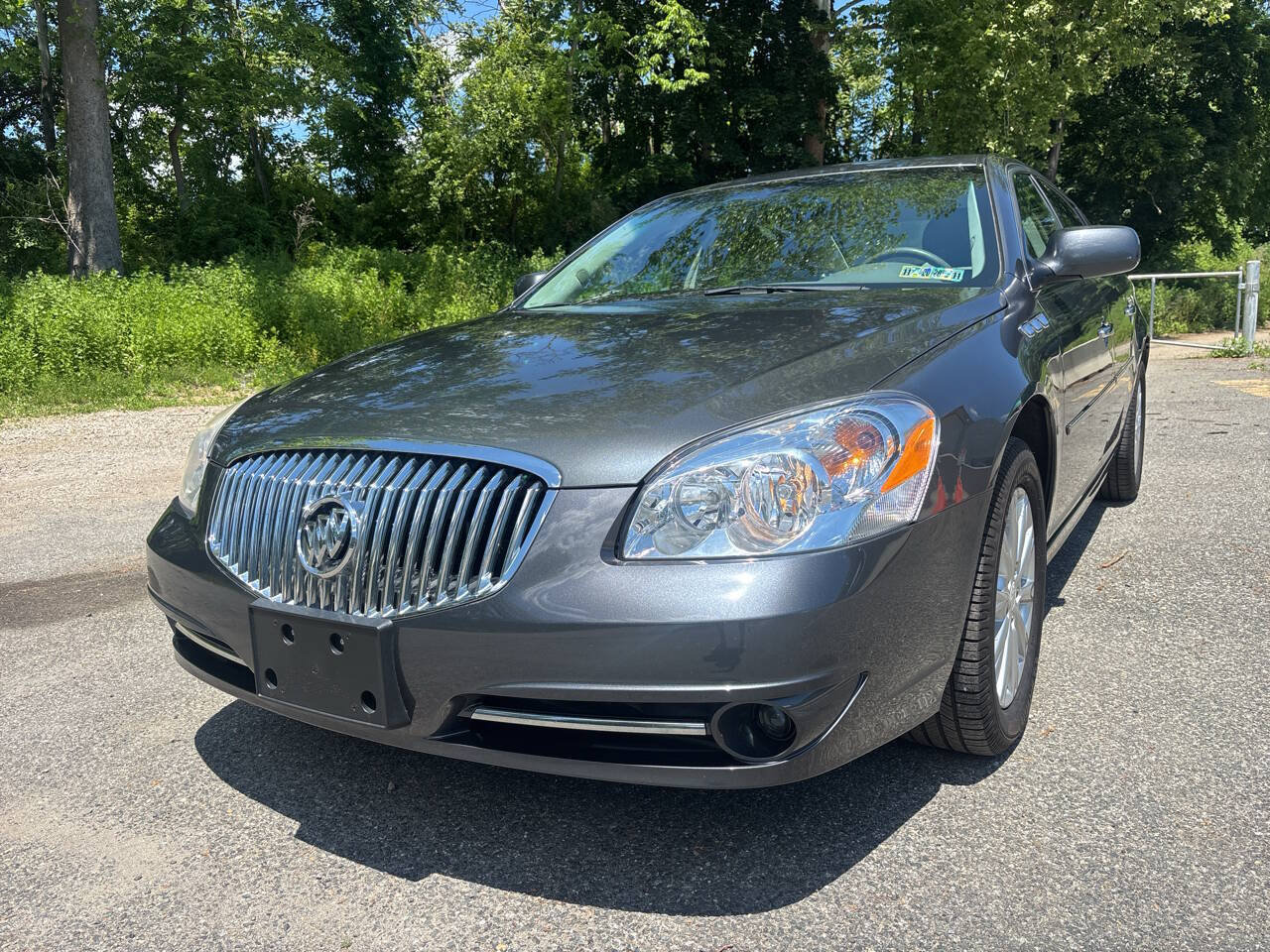 Used 2011 Buick Lucerne CXL w/ Driver Confidence Package FWD image 5