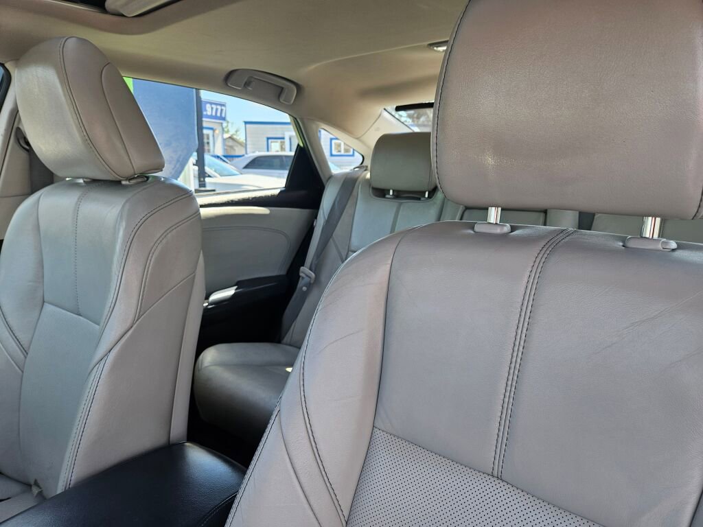 Used 2013 Toyota Avalon Limited image 12