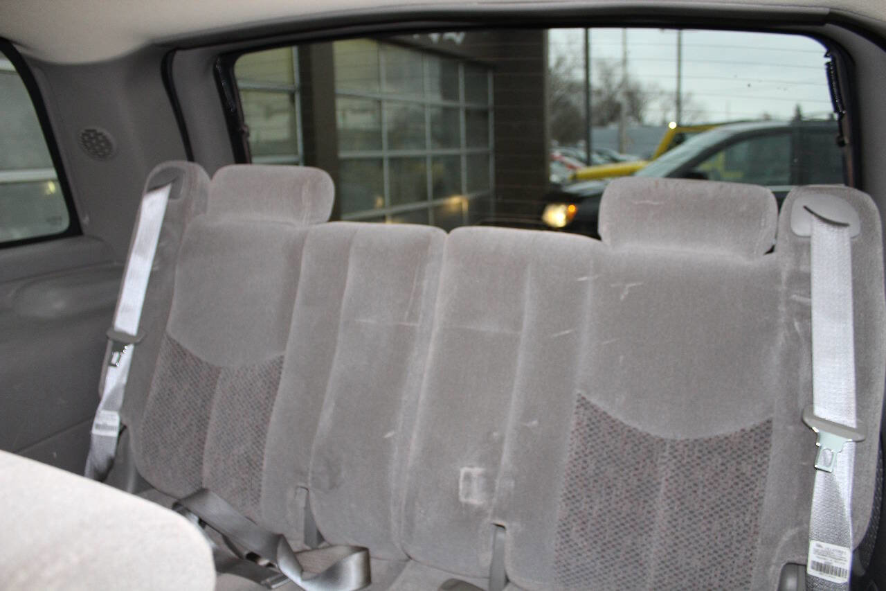 Used 2003 Chevrolet Tahoe LS image 13