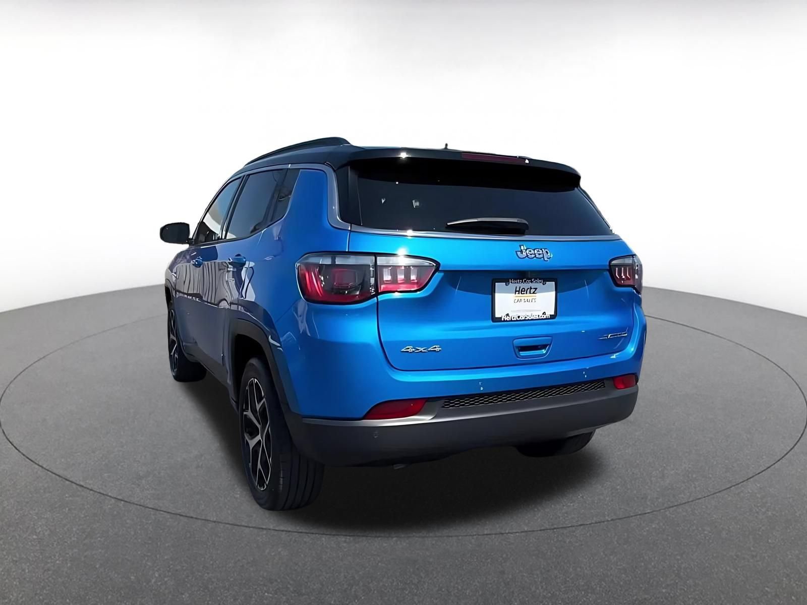 Used 2025 Jeep Compass Limited AWD/4WD image 9