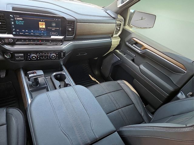 Certified 2024 Chevrolet Silverado 1500 High Country w/ Technology Package AWD/4WD image 15