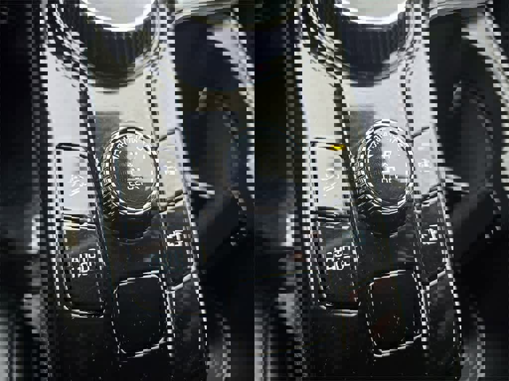 Used 2023 Kia Sportage EX image 17