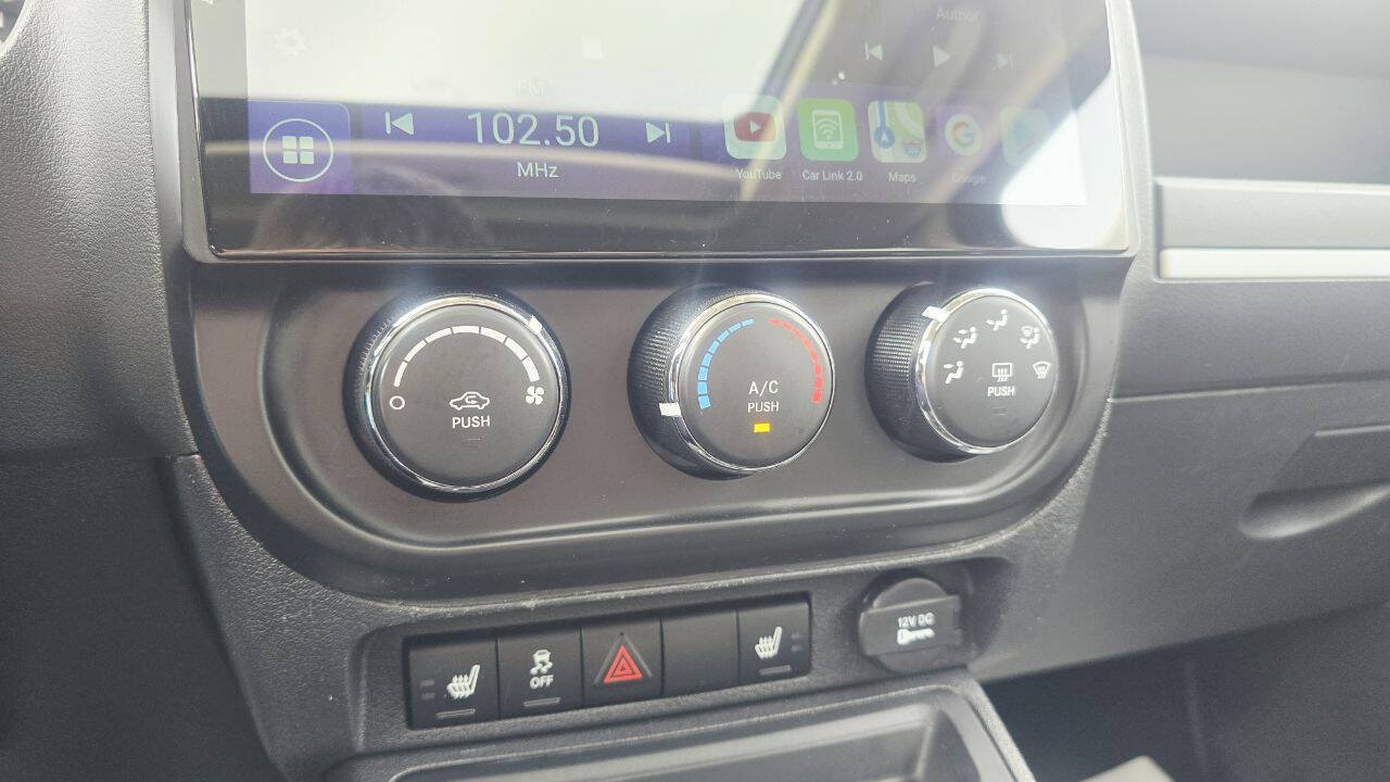 Used 2015 Jeep Patriot High Altitude FWD image 18