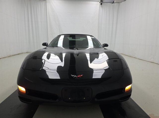 Used 2004 Chevrolet Corvette Convertible w/ Preferred Equipment Group RWD image 6