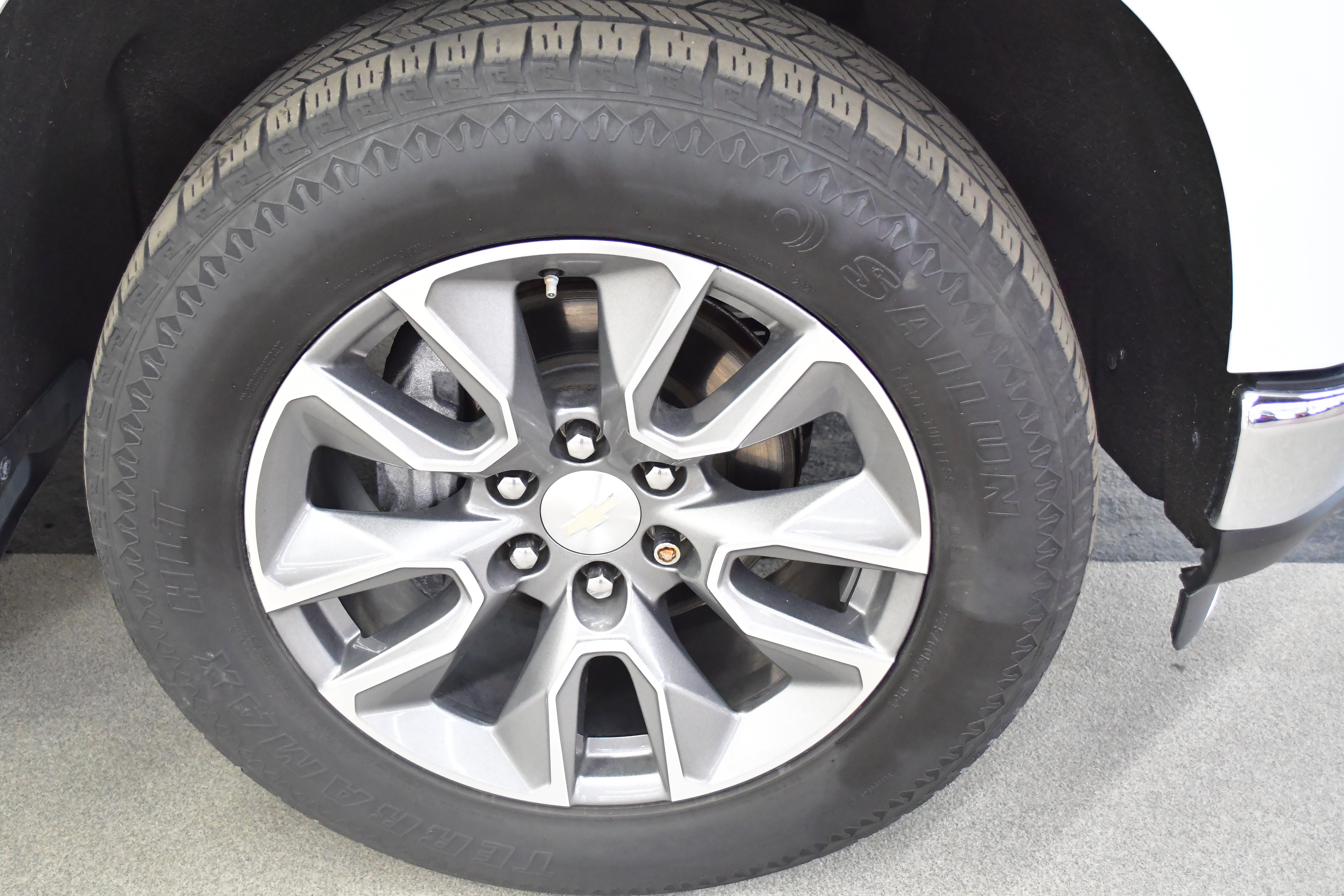 Used 2022 Chevrolet Silverado 1500 LT AWD/4WD image 34