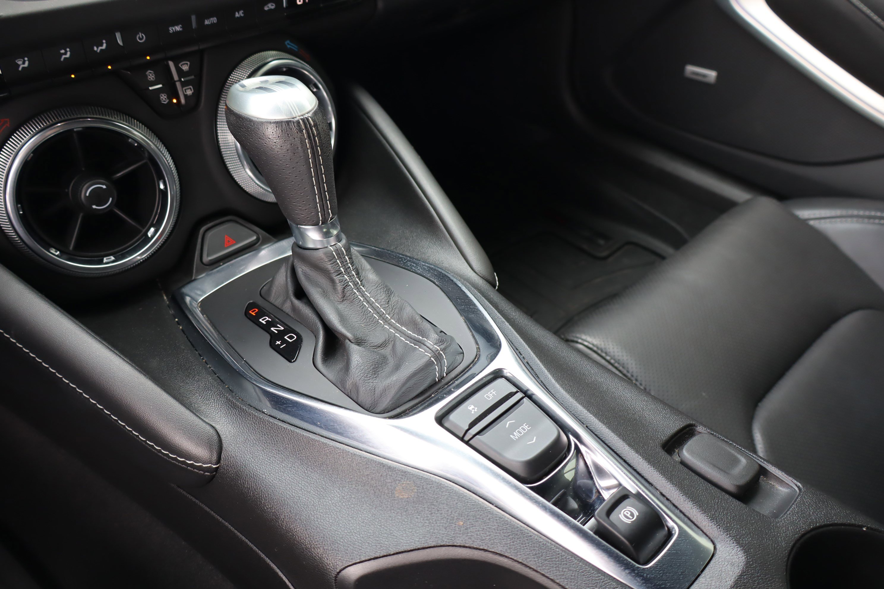 Used 2022 Chevrolet Camaro LT w/ RS Package image 27