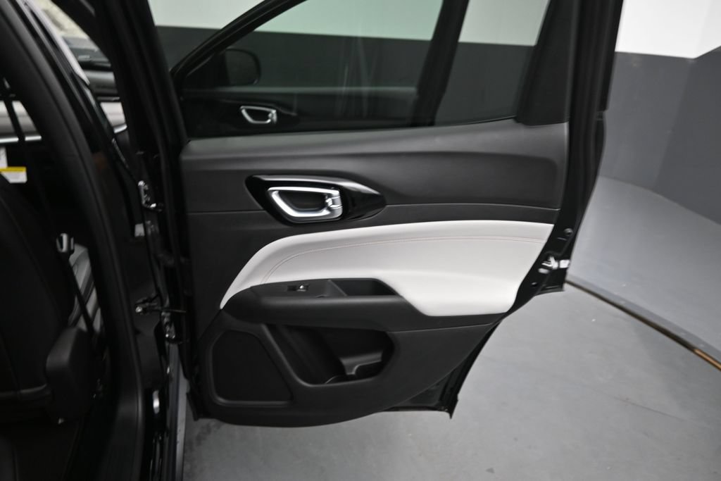 New 2026 Jeep Compass Limited AWD/4WD image 14