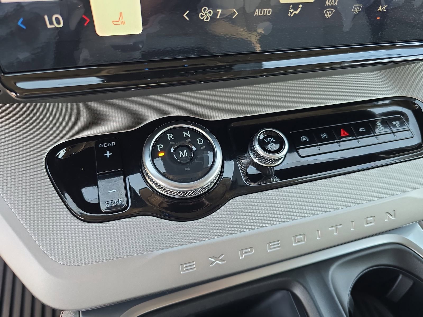 New 2025 Ford Expedition Active image 20