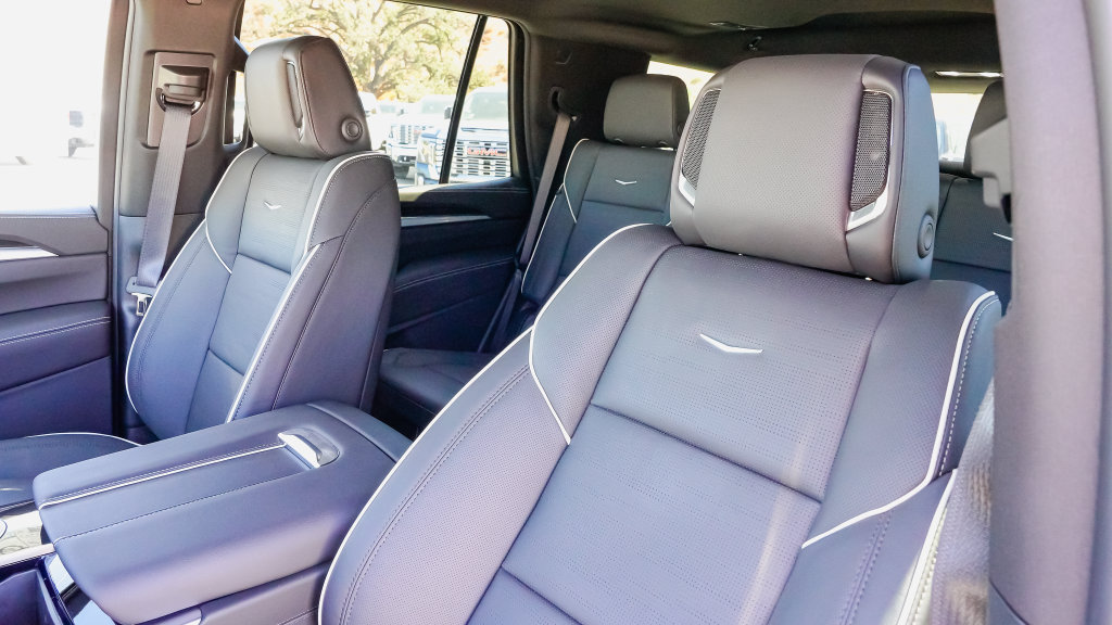 New 2027 Cadillac Escalade Luxury AWD/4WD image 12