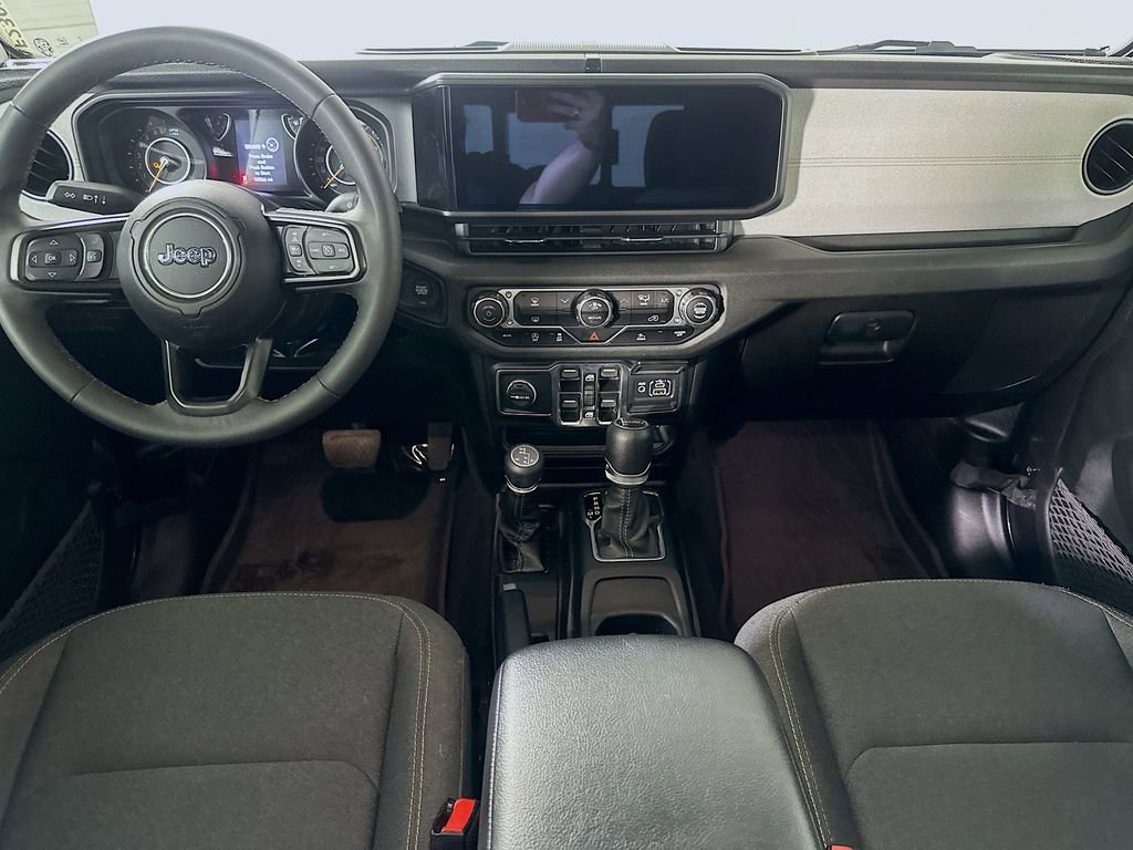 Used 2024 Jeep Gladiator Sport image 18