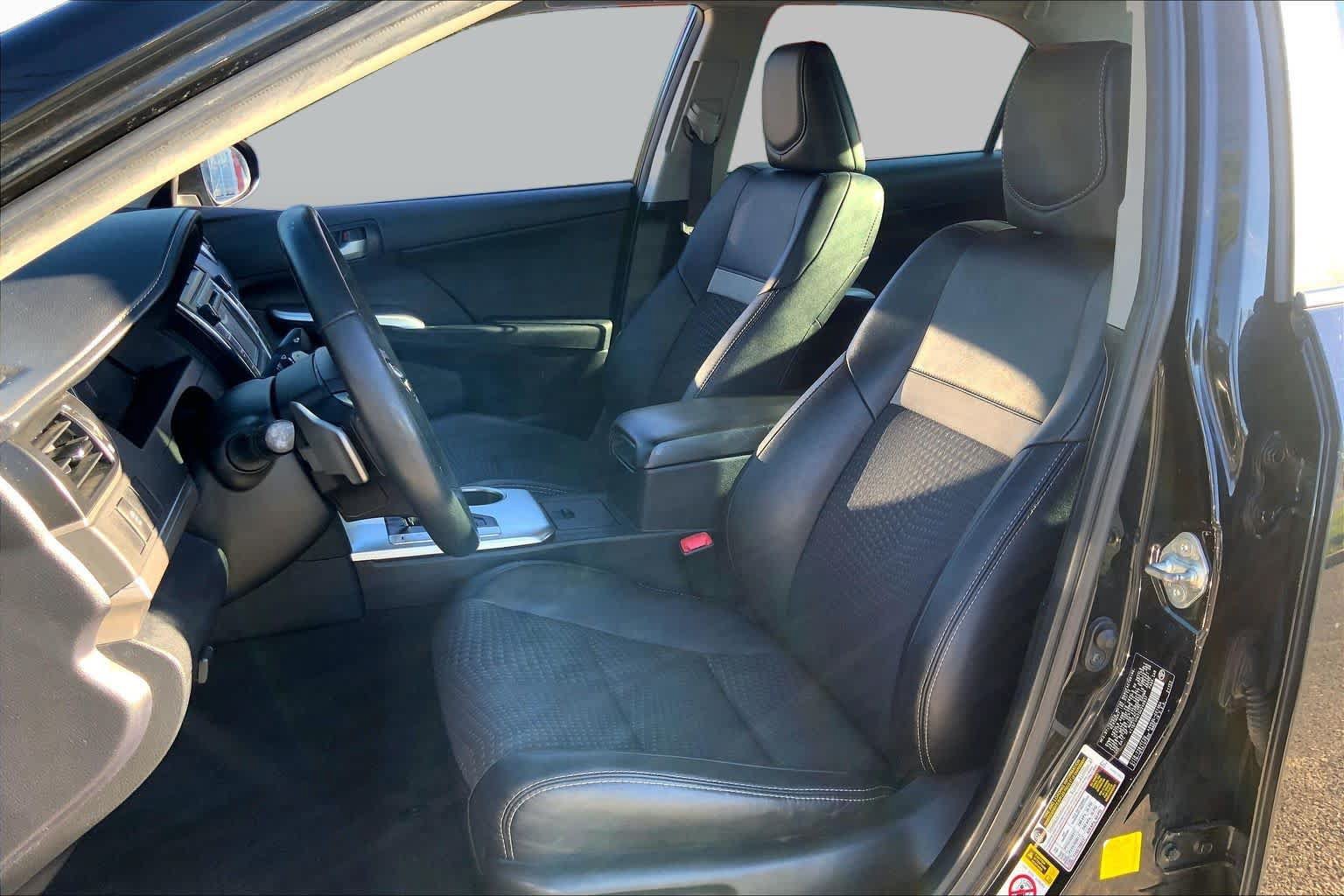 Used 2013 Toyota Camry SE FWD image 8
