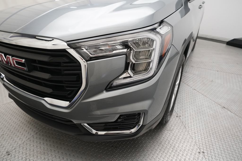 Used 2024 GMC Terrain SLE w/ Driver Convenience Package image 22