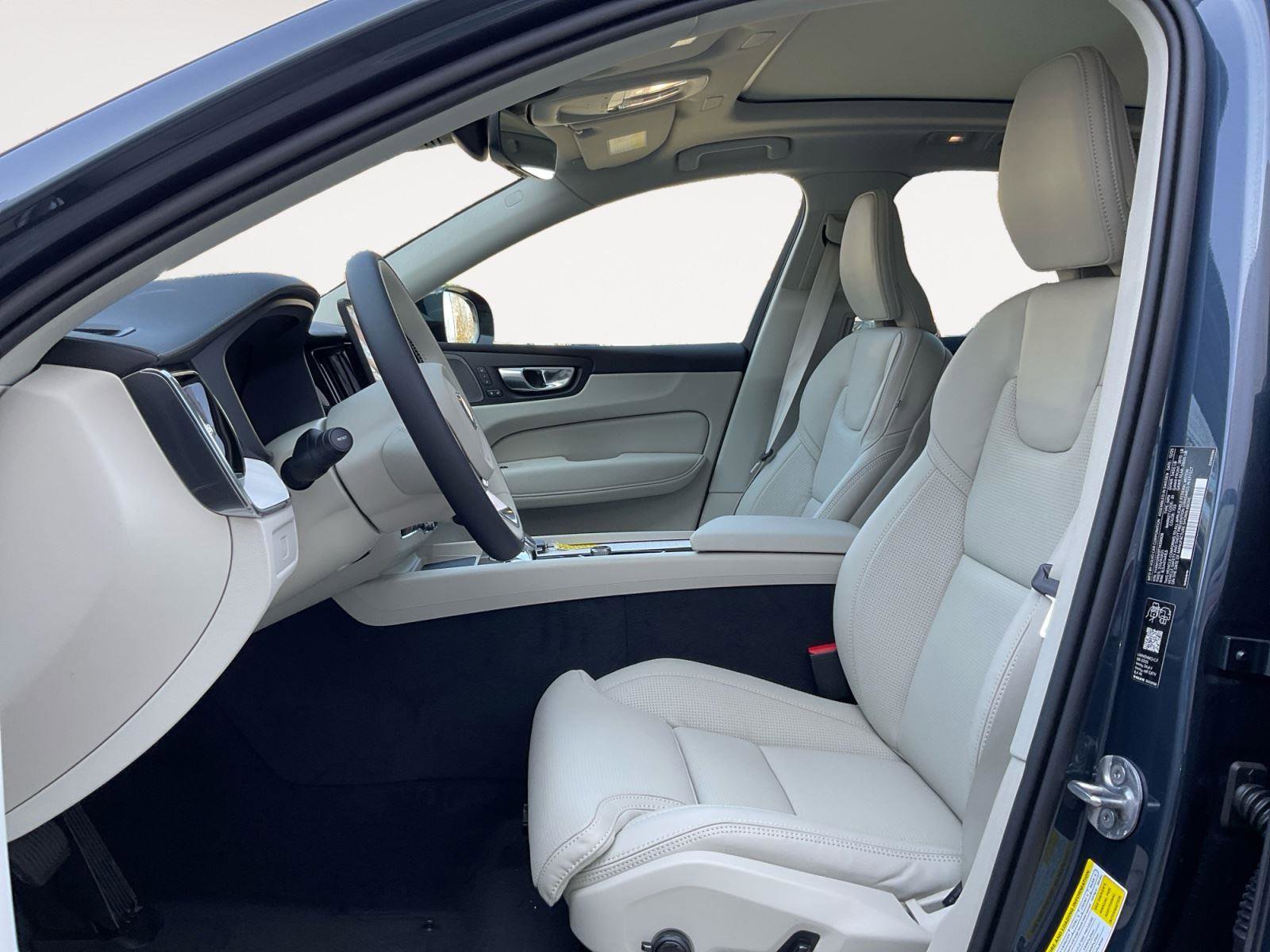 New 2026 Volvo XC60 B5 Ultra w/ Protection Package Premier image 9