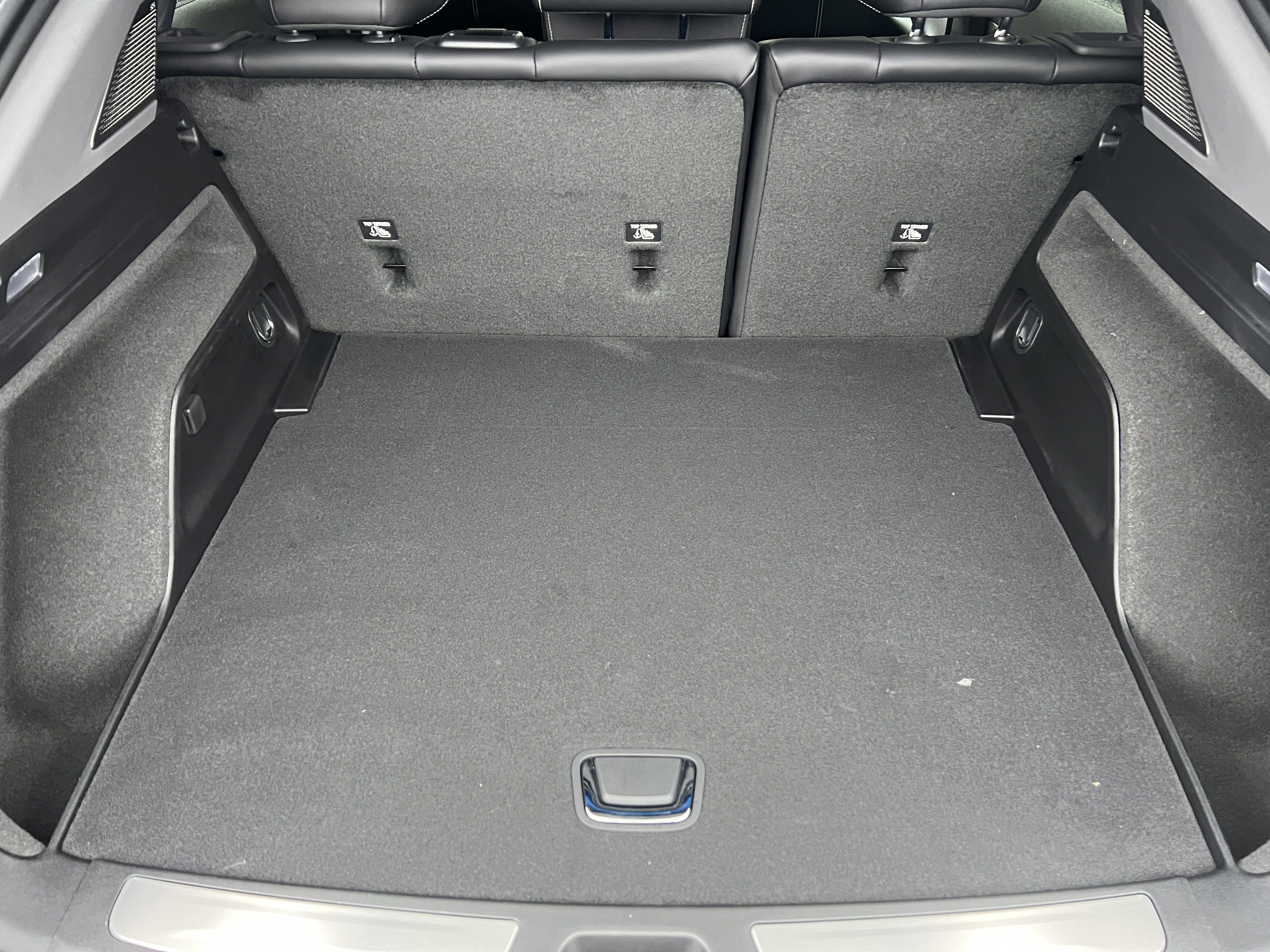 New 2026 Cadillac Optiq Luxury 2 image 19