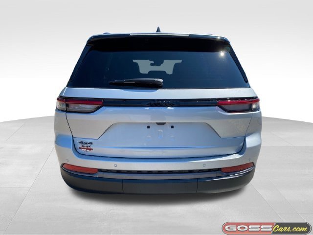 New 2026 Jeep Grand Cherokee Altitude AWD/4WD image 4