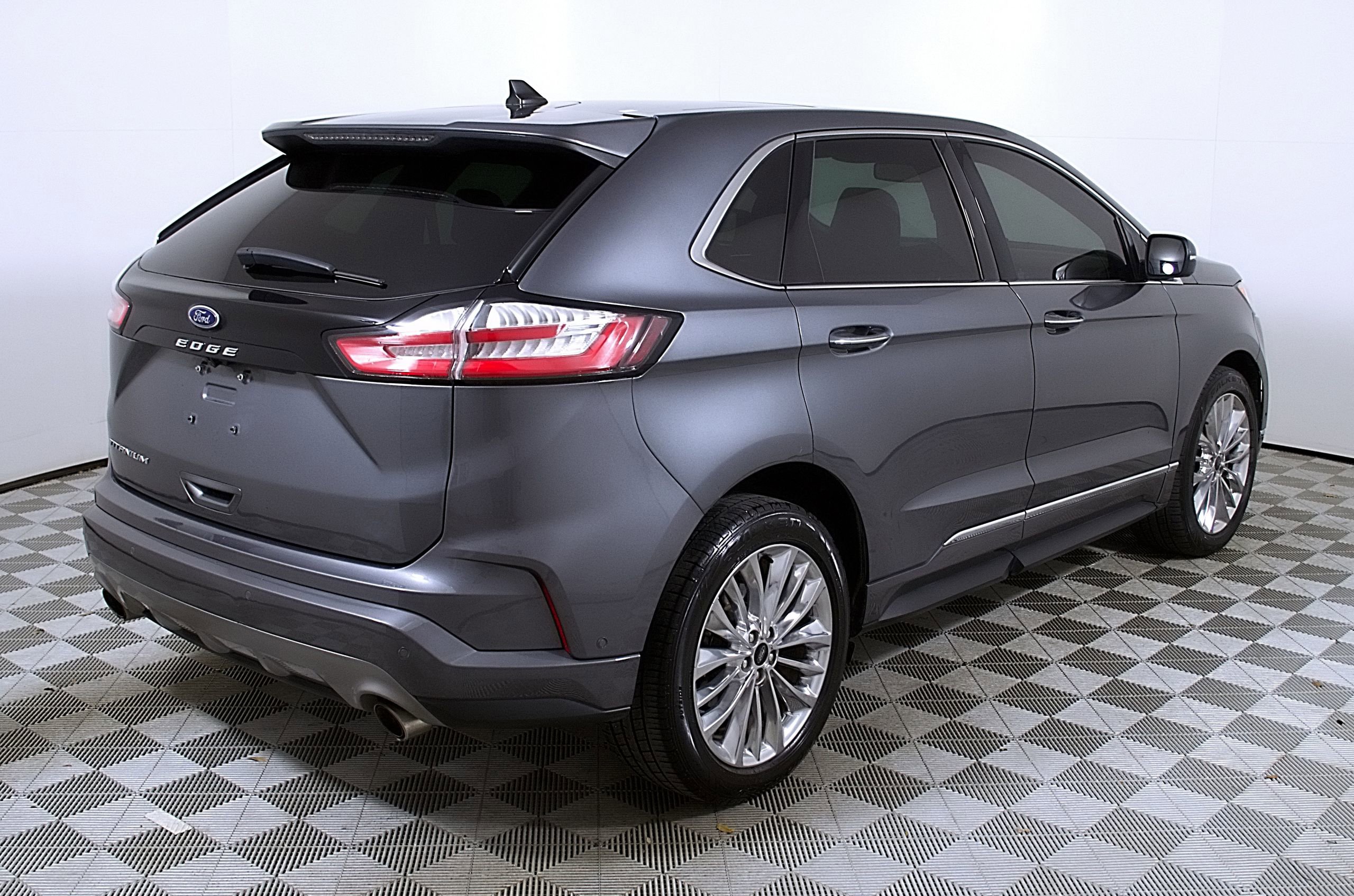 Used 2021 Ford Edge Titanium w/ Equipment Group 301A image 7