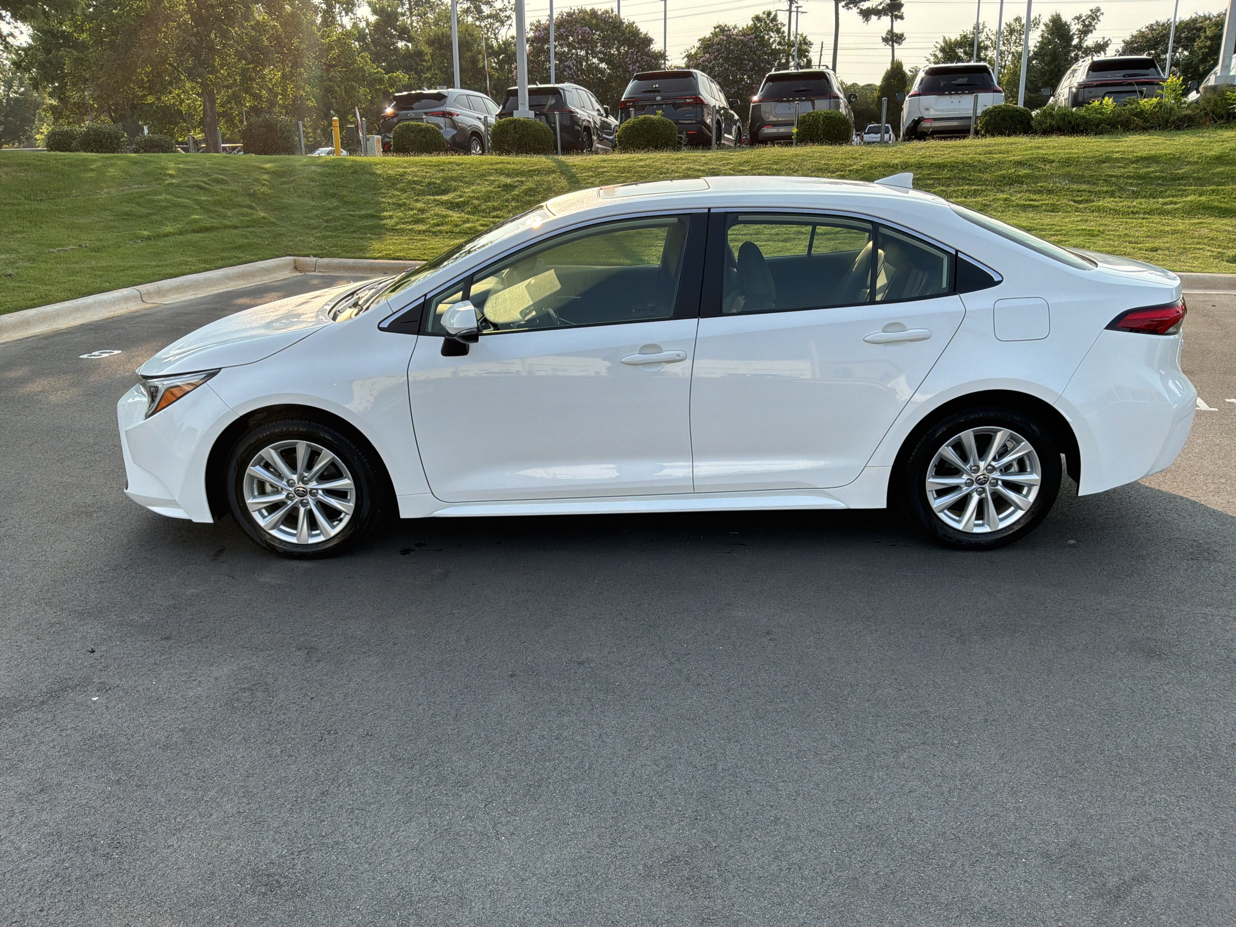 Used 2023 Toyota Corolla XLE FWD image 7