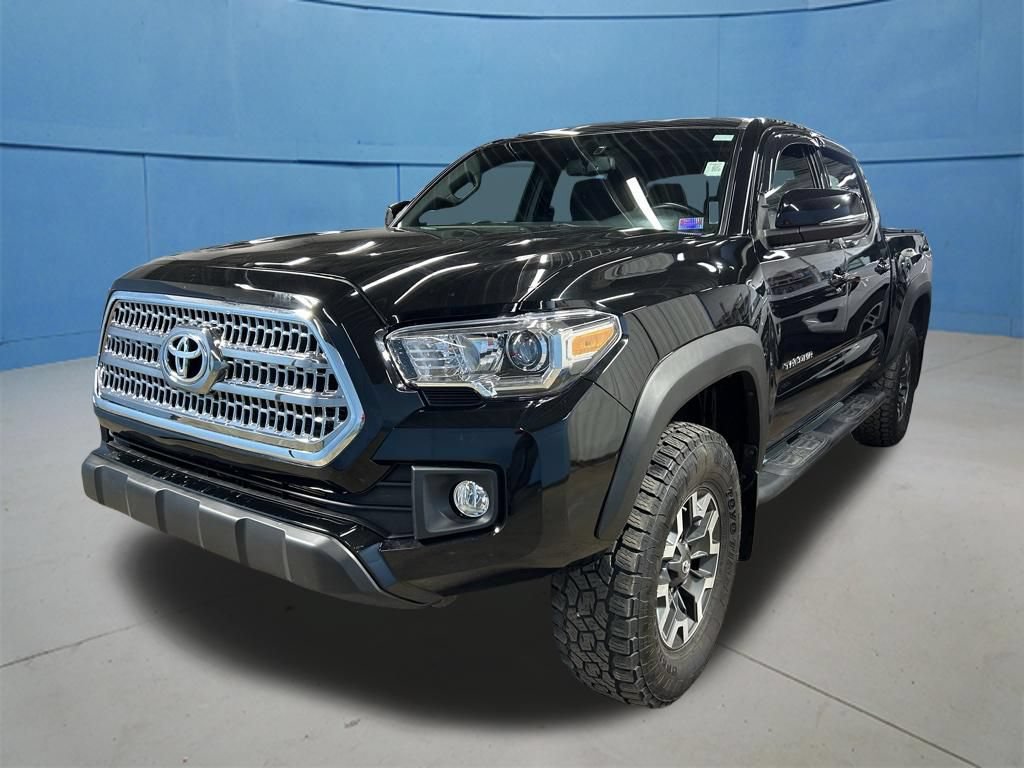 Used 2017 Toyota Tacoma TRD Off-Road AWD/4WD image 5