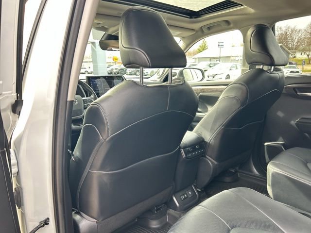 Used 2020 Toyota Highlander Limited image 22
