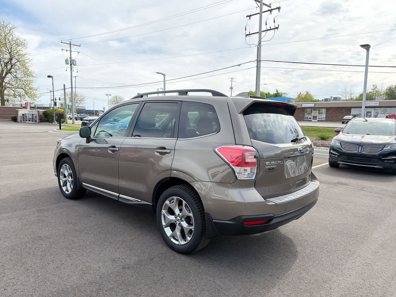 Used 2017 Subaru Forester 2.5i Touring w/ Popular Package #2 AWD/4WD image 11