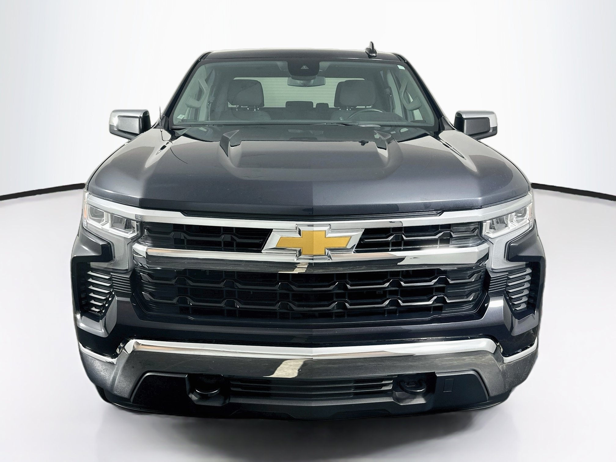 Used 2024 Chevrolet Silverado 1500 LT AWD/4WD image 2