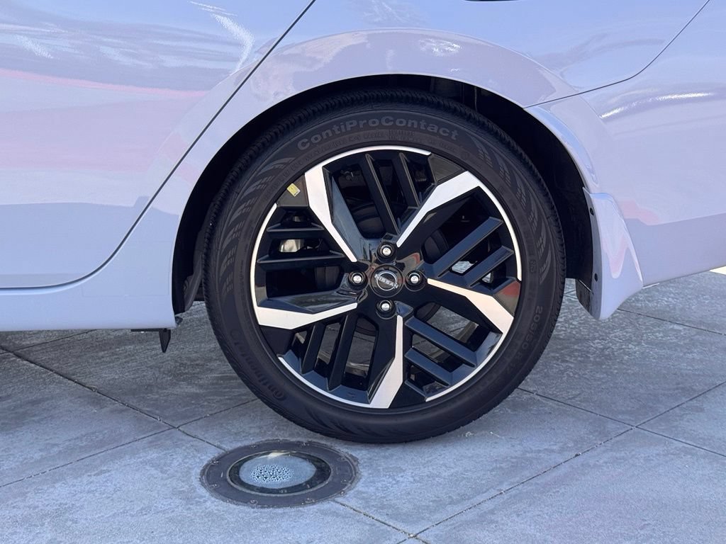 Certified 2025 Nissan Versa SR w/ Trunk Package FWD image 10