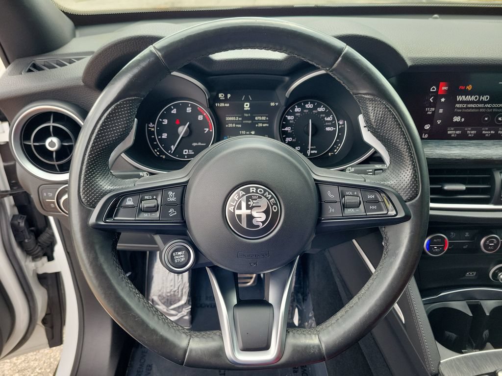 Used 2022 Alfa Romeo Stelvio Sprint RWD image 17