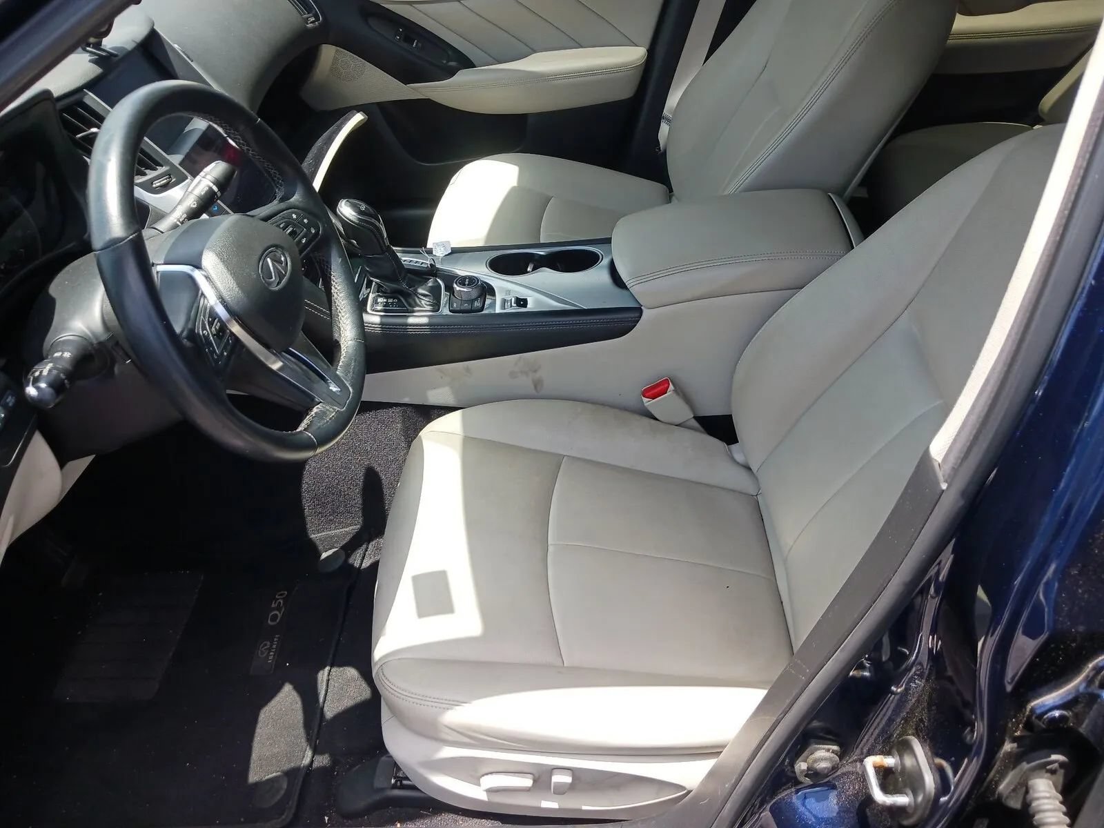Used 2021 INFINITI Q50 Luxe w/ Cargo Package AWD/4WD image 4