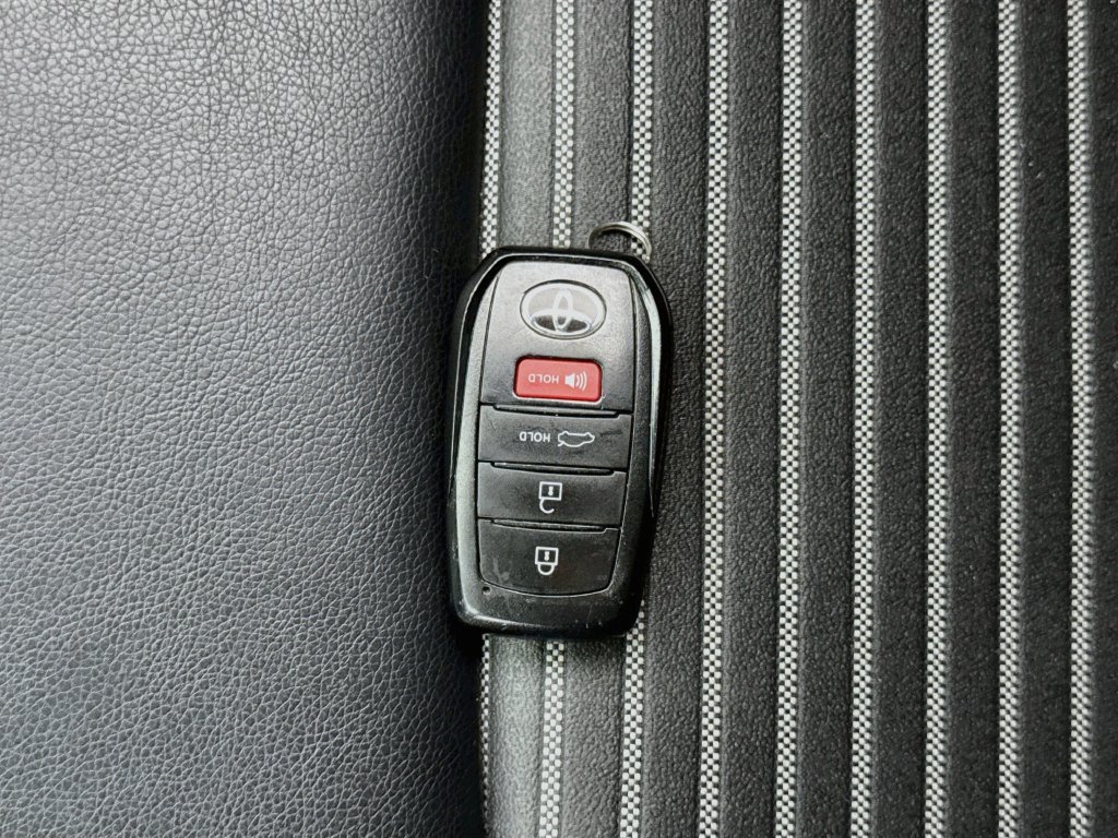 Used 2024 Toyota Corolla XSE FWD image 30